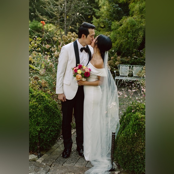 White dress - Picture 2 of 10